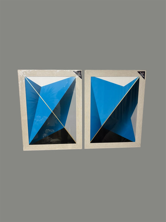 Twee abstracte kunstwerken in een set