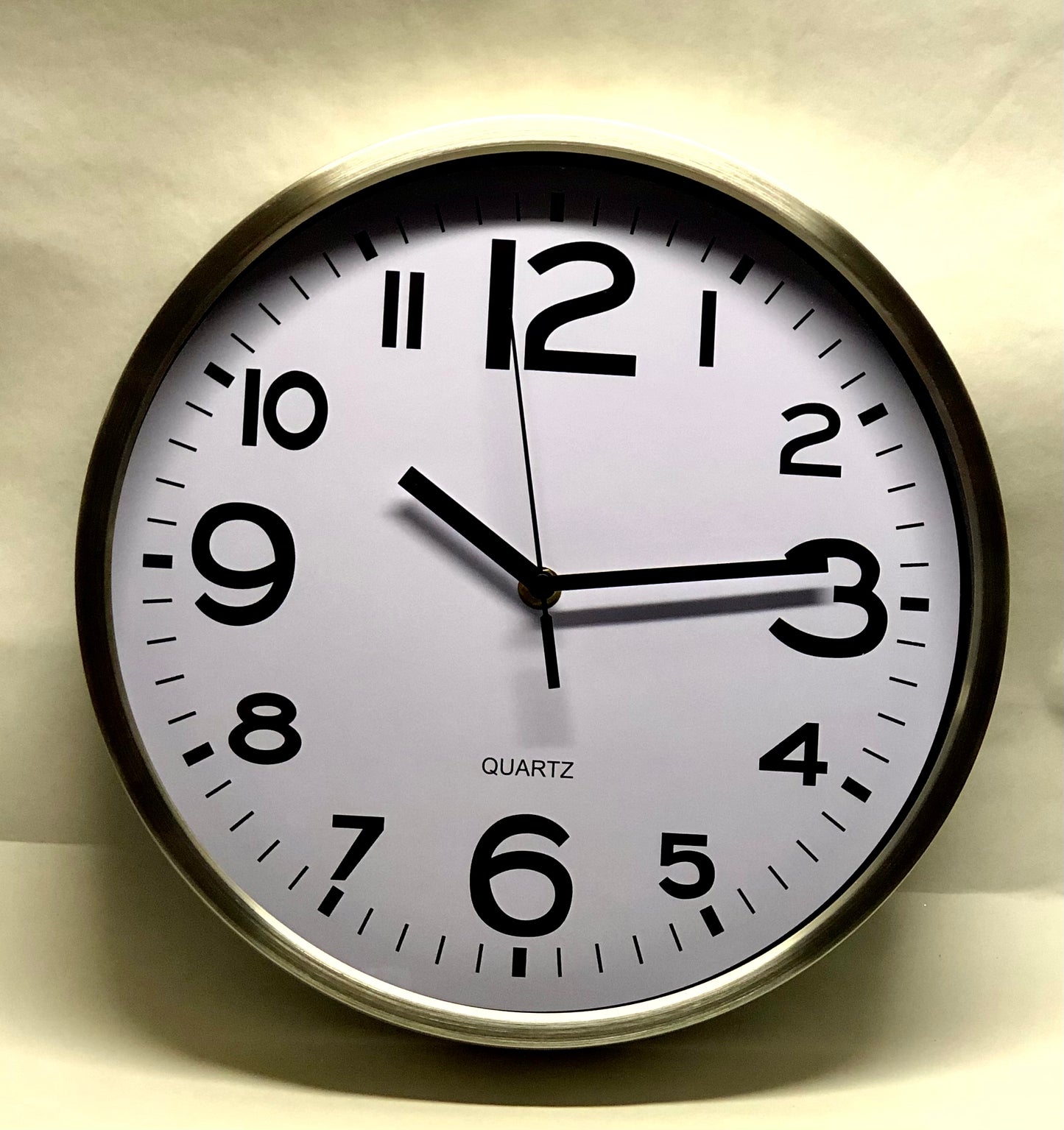 Wandklok zilverkleurig