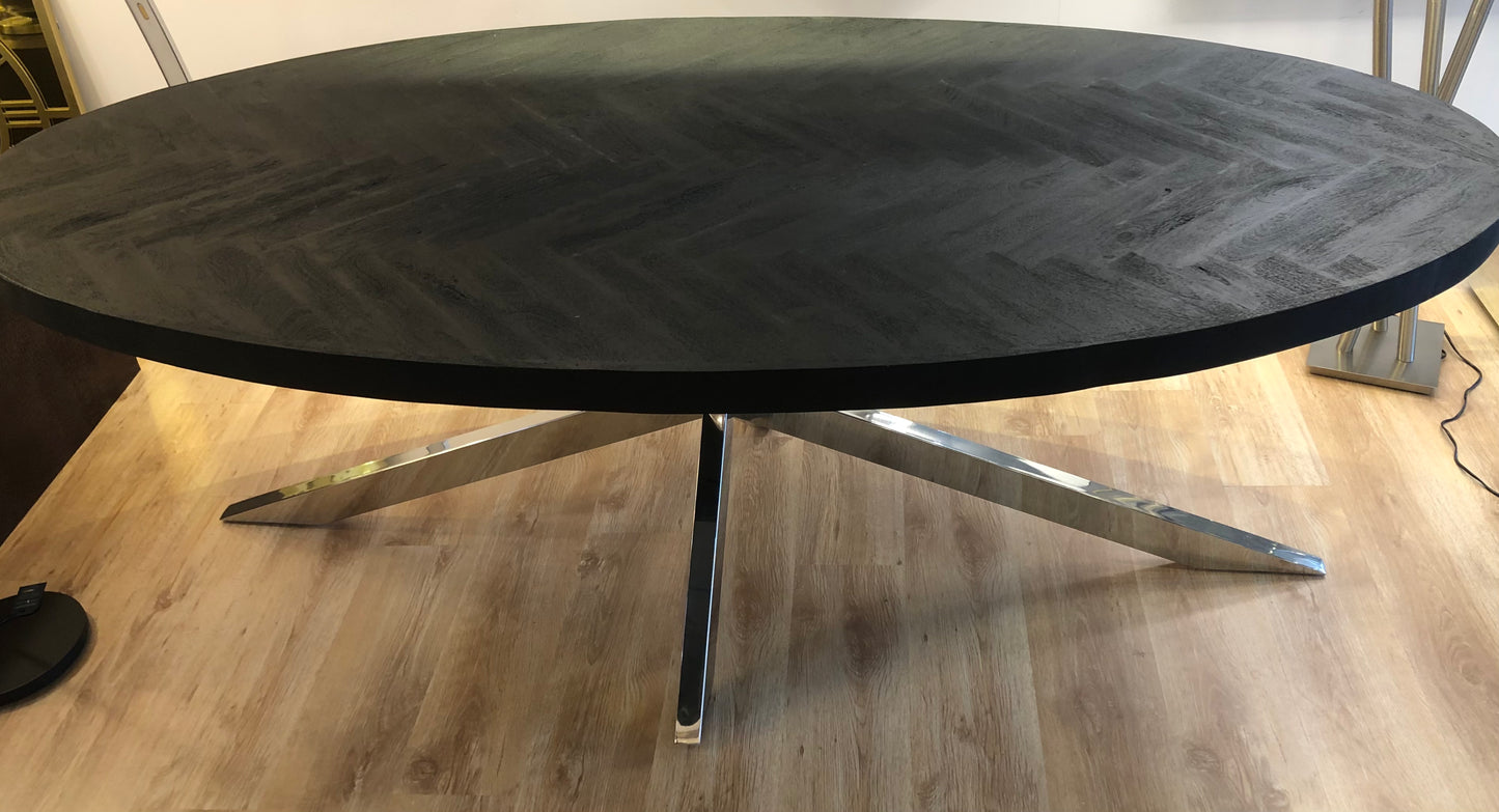 Tafel fishbone ovaal 220cm zwart/zilver