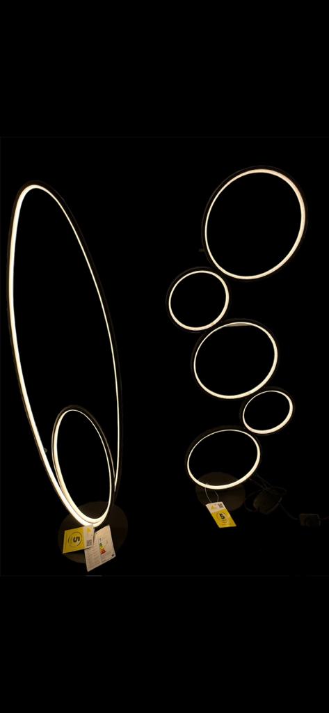 Vloerlamp met grote ringen