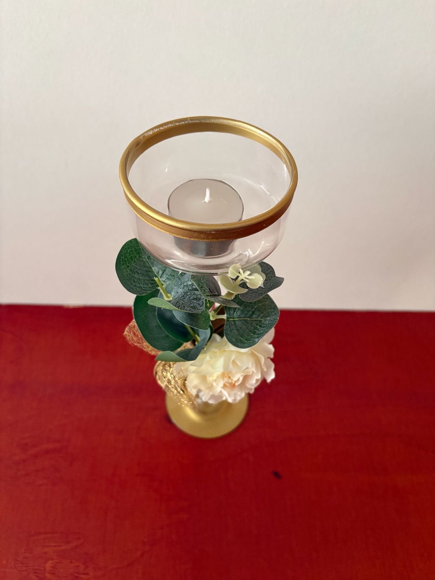 Glazen theelicht houder met decoratieve versieringen