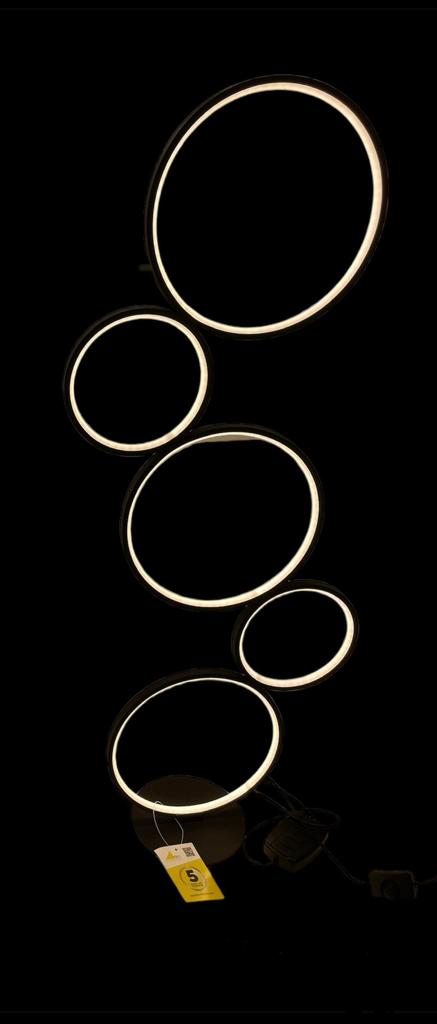 Vloerlamp met grote ringen