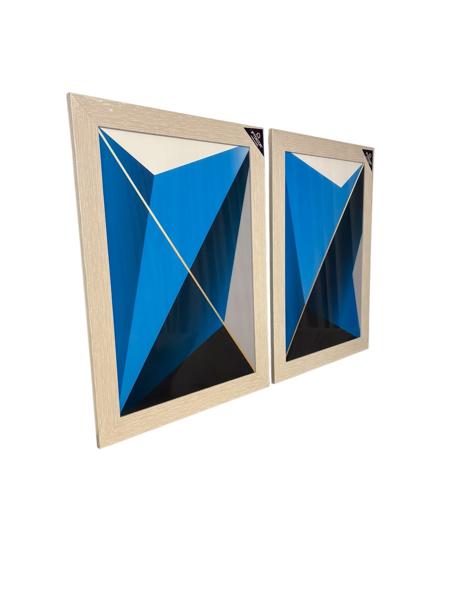 Twee abstracte kunstwerken in een set