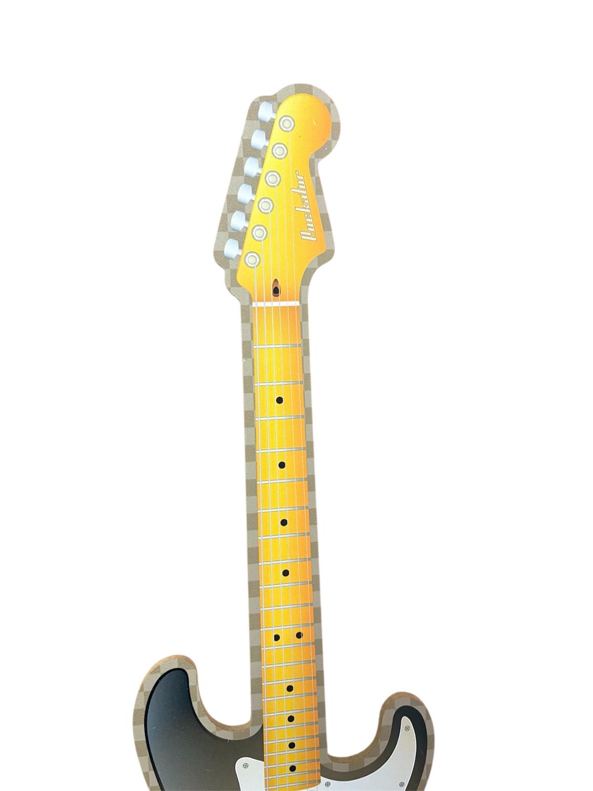 Wandklok zwart in de vorm van een gitaar