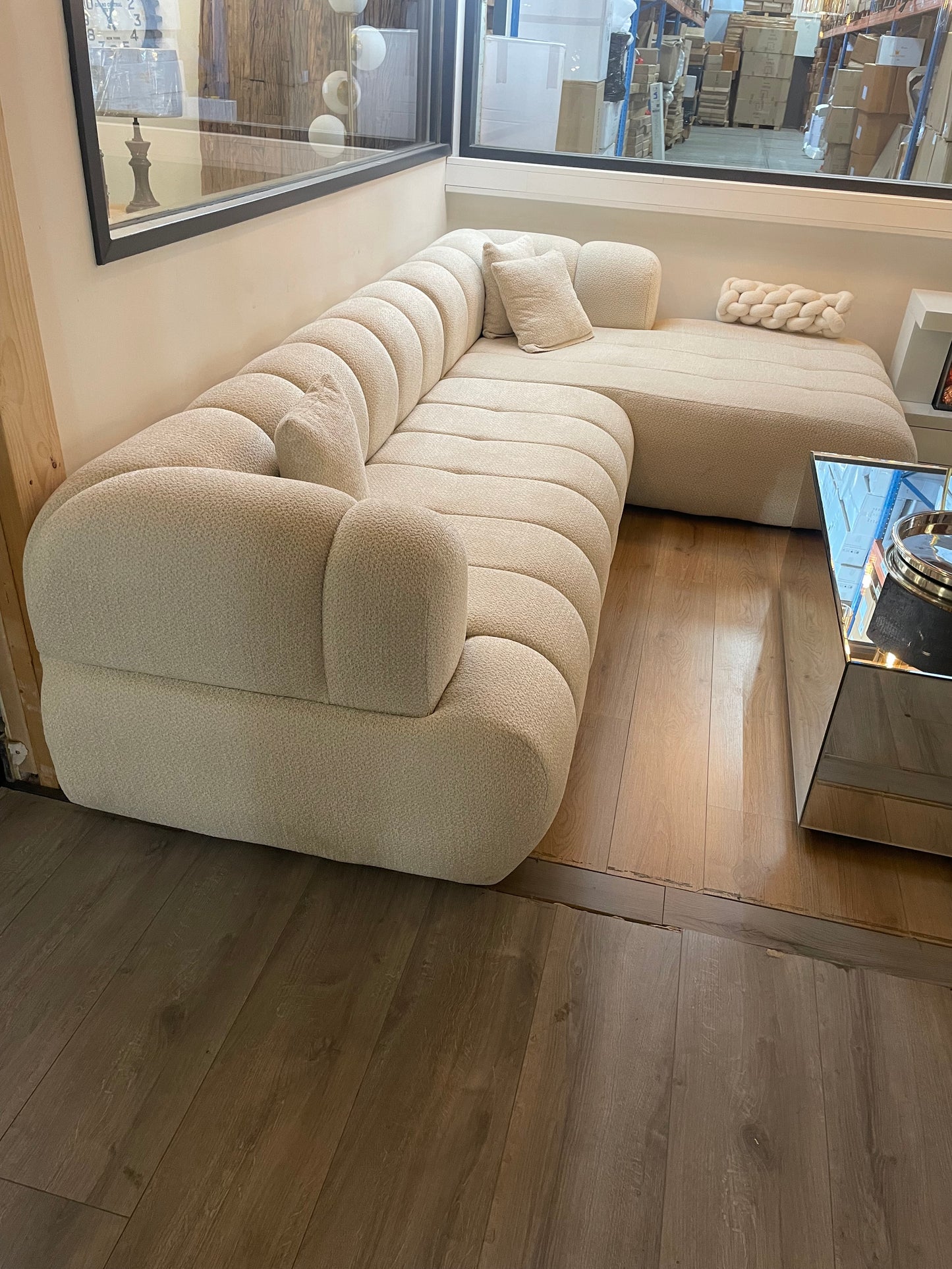 Japandi Fluffy Hoekbank Bouclé Beige – 310 x 195 cm