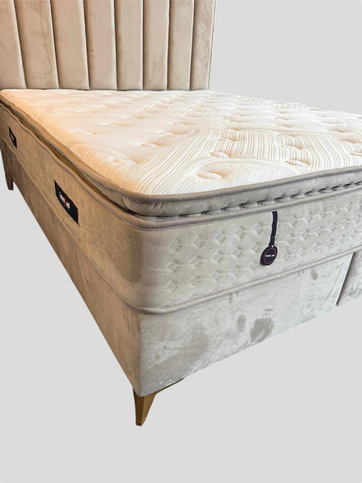 Bed of boxspring 180x200cm crème