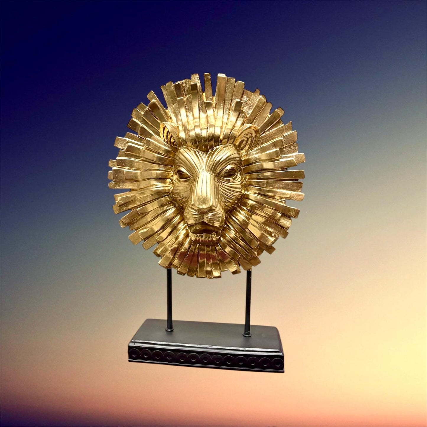 Leeuwenkop ornement goud met zwarte voet