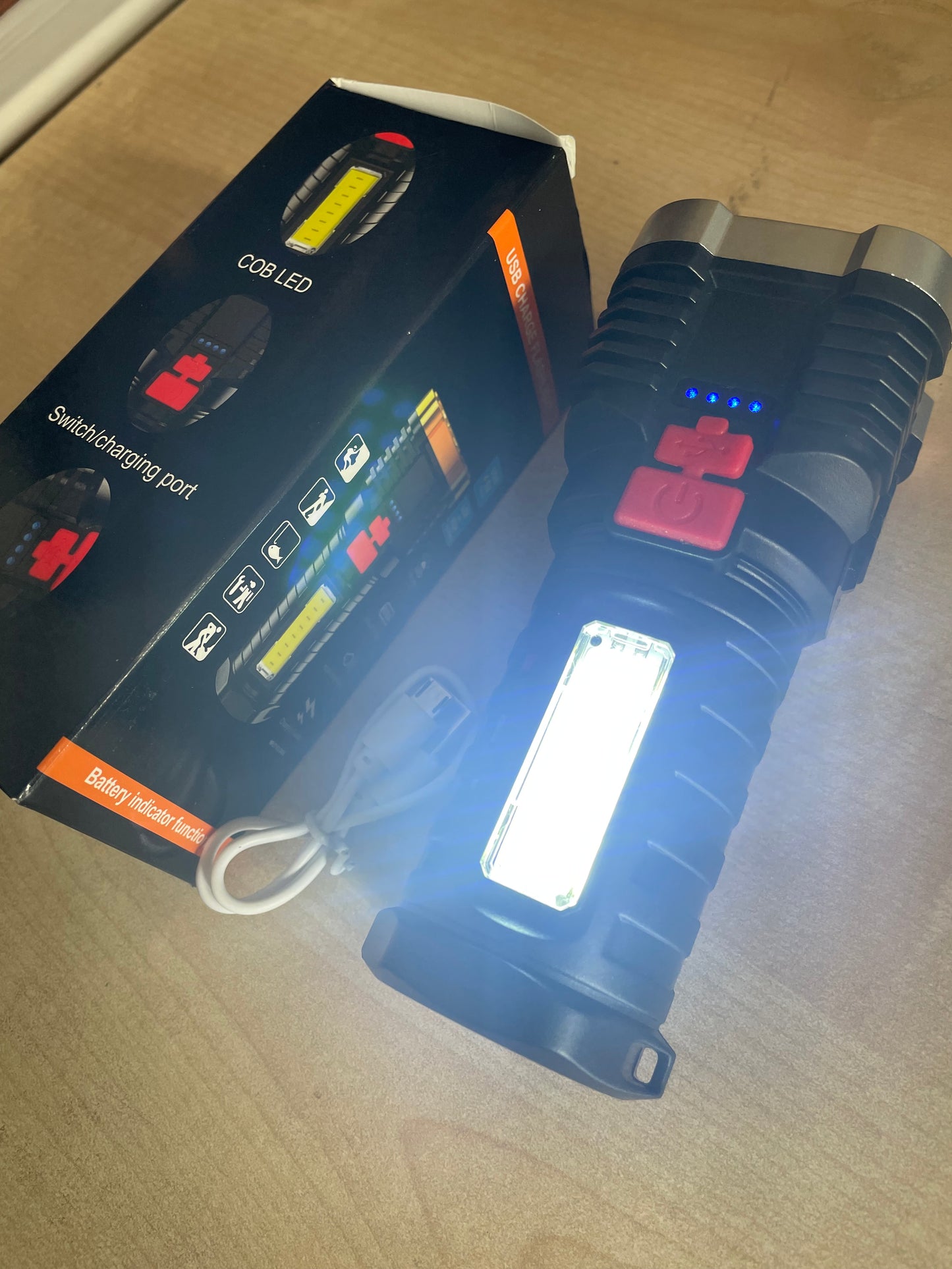 5 Led draagbare, oplaadbare LED-zaklamp met een COB-zijlicht bij Huis77 Tomasian