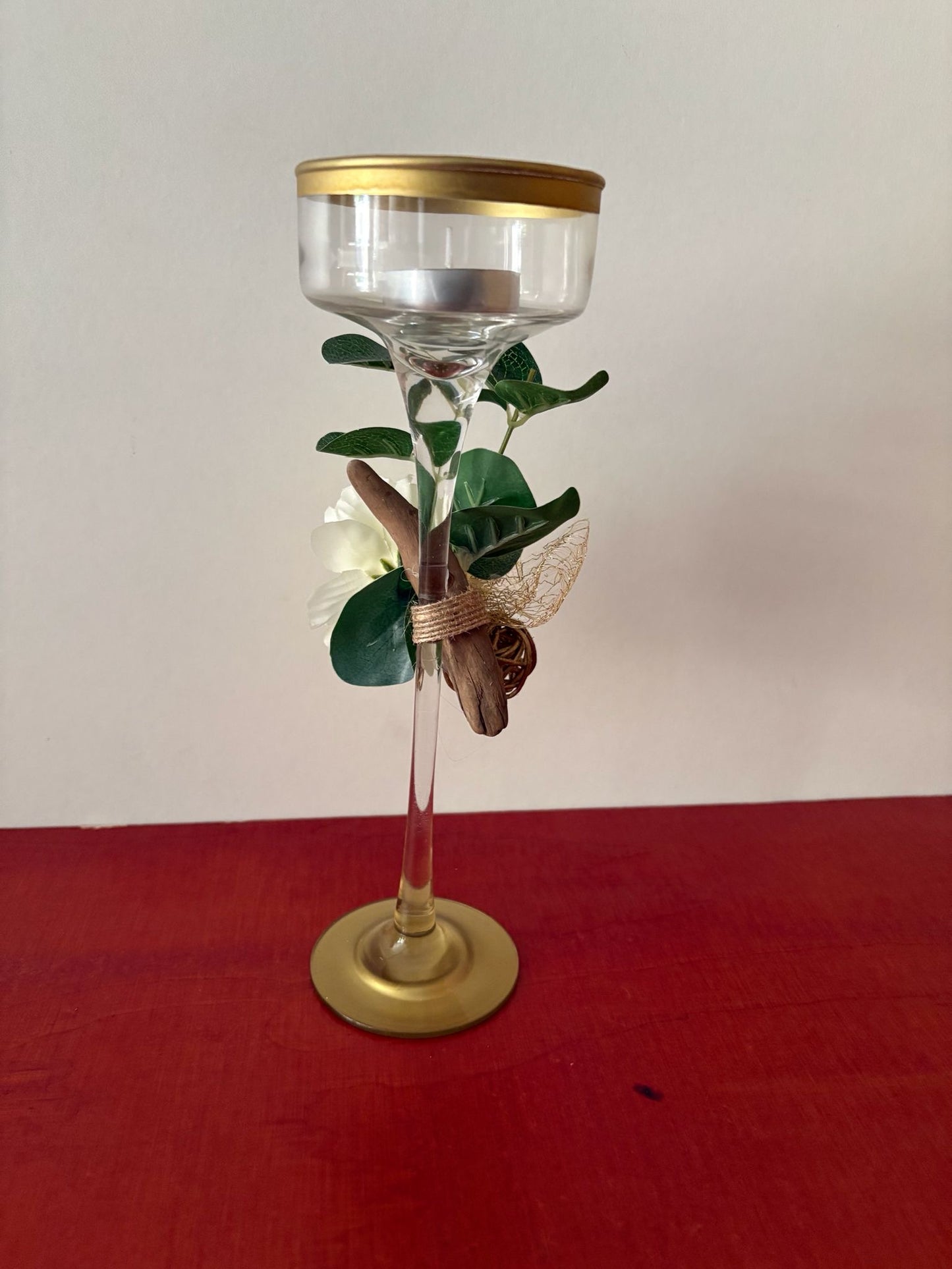 Glazen theelicht houder met decoratieve versieringen