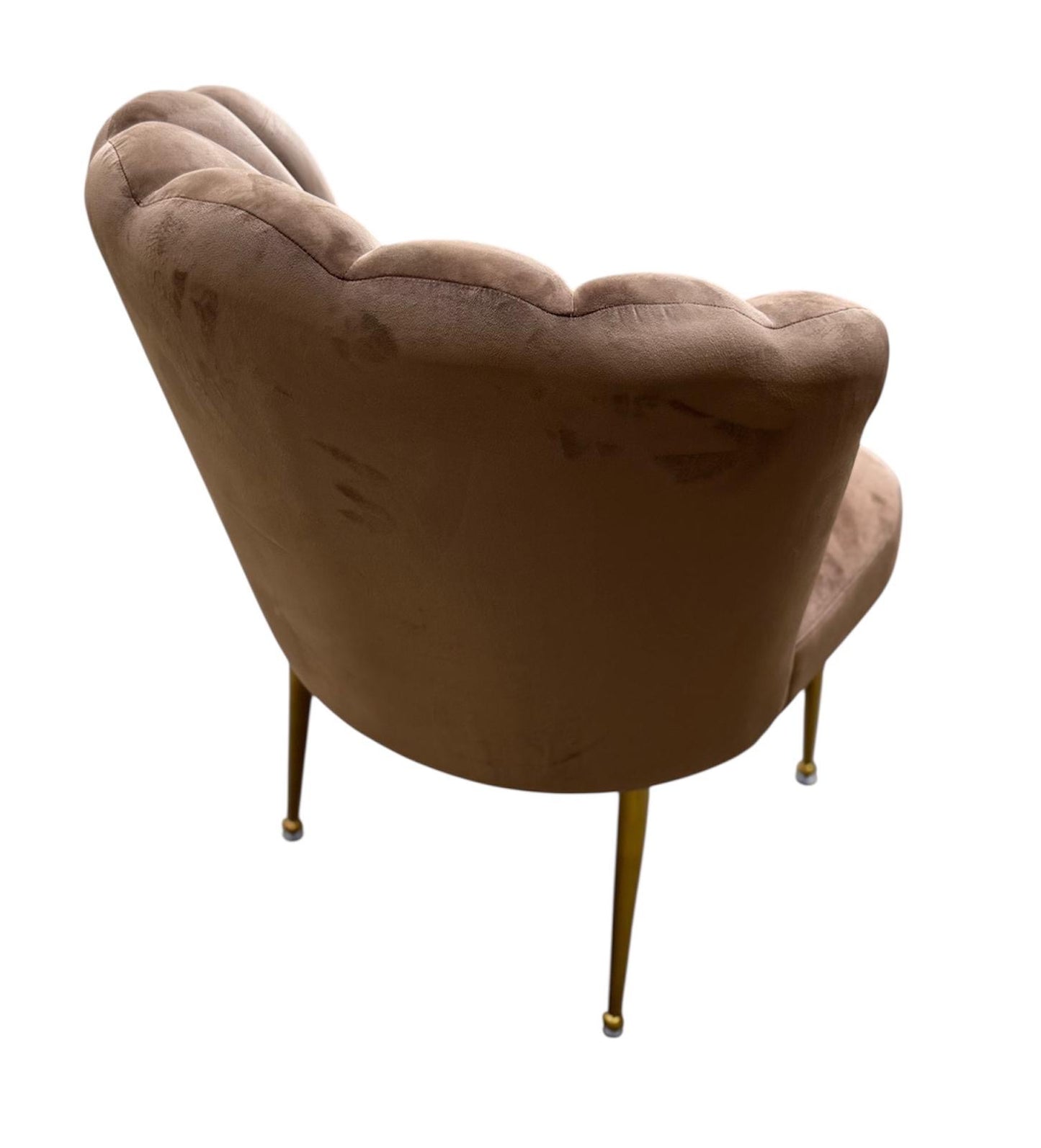 Stoel als schelp bruin dikke stof