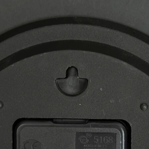 Doris reliëf plastic klok d30, wandklok zwart