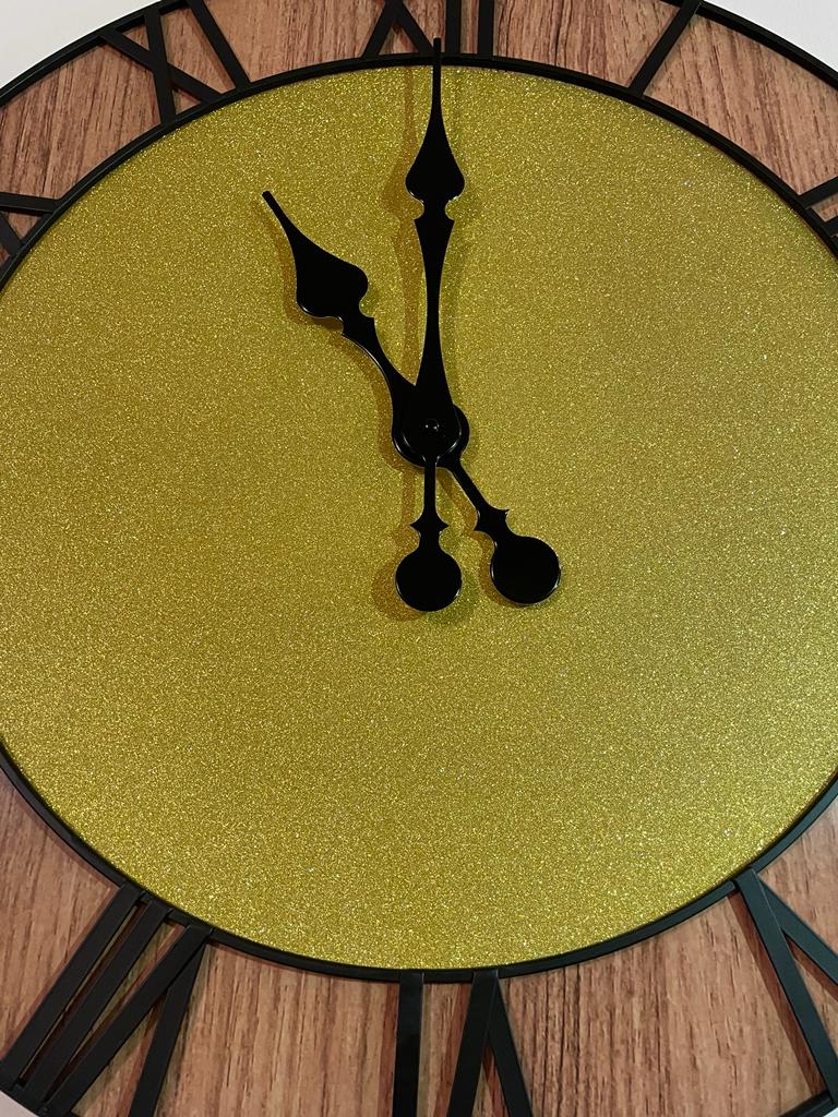 Klok Romeinse cijfers goud/zwart/bruin