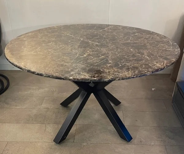 Bruin/marmeren tafel 130cm